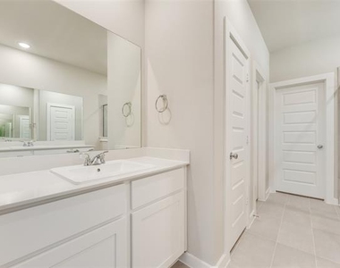5511 Chasewood Drive - Photo Thumbnail 14