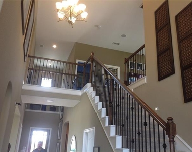 2449 Kingsgate Drive - Photo Thumbnail 10