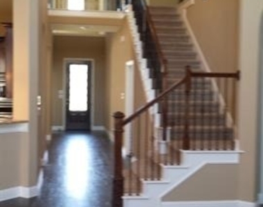 2449 Kingsgate Drive - Photo Thumbnail 5