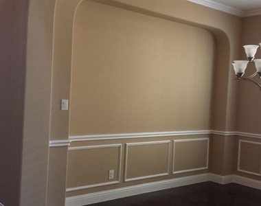 2449 Kingsgate Drive - Photo Thumbnail 4