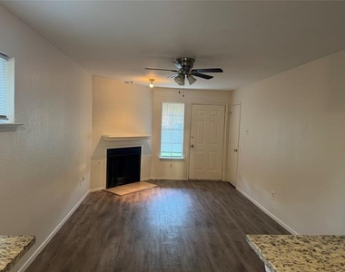 500 Renee Drive - Photo Thumbnail 11