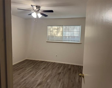 500 Renee Drive - Photo Thumbnail 17