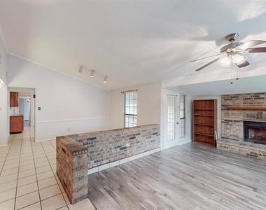 3308 Clovermeadow Drive - Photo Thumbnail 7