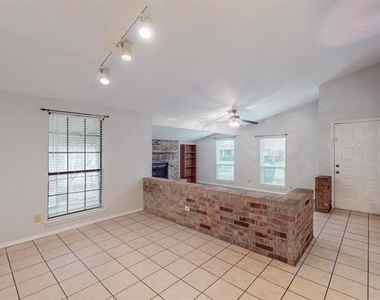 3308 Clovermeadow Drive - Photo Thumbnail 2