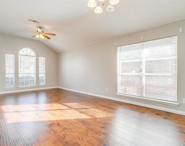 927 Simon Drive - Photo Thumbnail 36