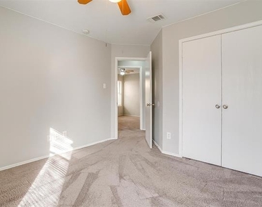 927 Simon Drive - Photo Thumbnail 17