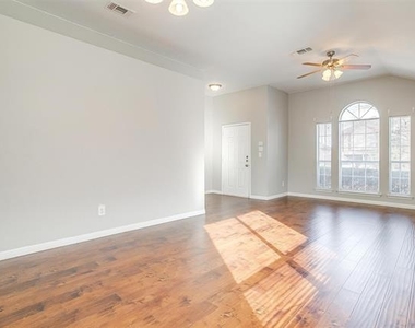 927 Simon Drive - Photo Thumbnail 35