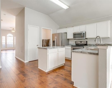927 Simon Drive - Photo Thumbnail 30