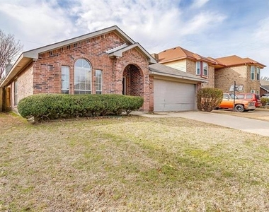927 Simon Drive - Photo Thumbnail 1