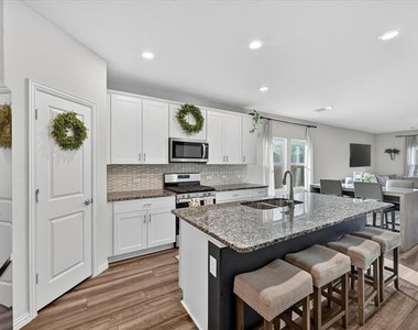 210 Briarwood Lane - Photo Thumbnail 5