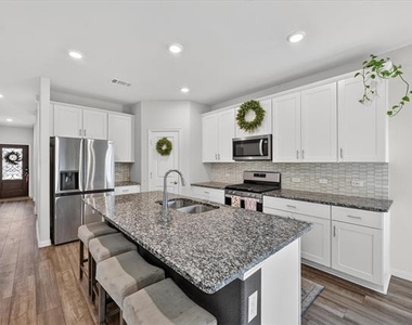 210 Briarwood Lane - Photo Thumbnail 4