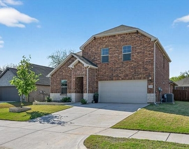 210 Briarwood Lane - Photo Thumbnail 2