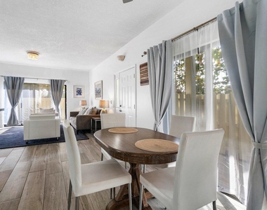 820 Bella Vista Court S - Photo Thumbnail 12