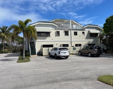 820 Bella Vista Court S - Photo Thumbnail 1