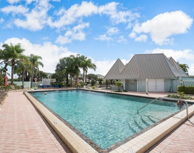 820 Bella Vista Court S - Photo Thumbnail 34
