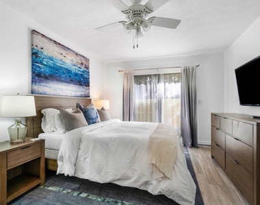 820 Bella Vista Court S - Photo Thumbnail 19