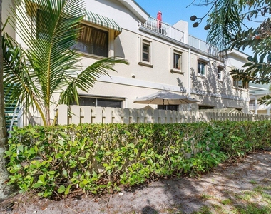 820 Bella Vista Court S - Photo Thumbnail 27