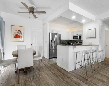 820 Bella Vista Court S - Photo Thumbnail 8
