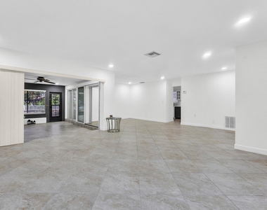 5921 Ne 15th Avenue - Photo Thumbnail 21