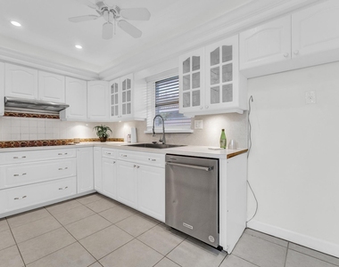 5921 Ne 15th Avenue - Photo Thumbnail 3