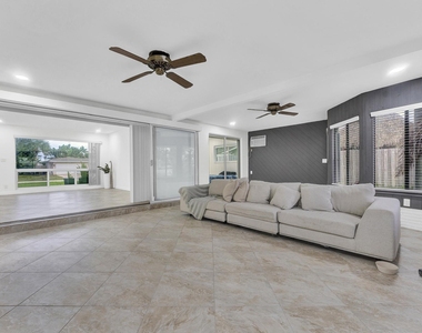 5921 Ne 15th Avenue - Photo Thumbnail 24