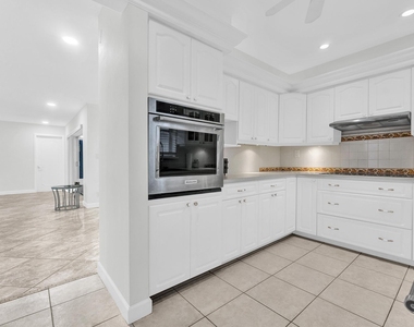 5921 Ne 15th Avenue - Photo Thumbnail 4