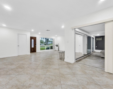 5921 Ne 15th Avenue - Photo Thumbnail 23
