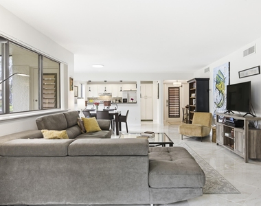 137 Brackenwood Road - Photo Thumbnail 13