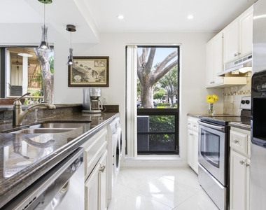 137 Brackenwood Road - Photo Thumbnail 18