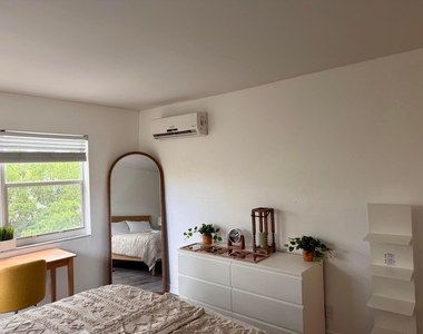 3000 Riomar Street - Photo Thumbnail 29