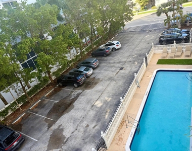 3000 Riomar Street - Photo Thumbnail 10