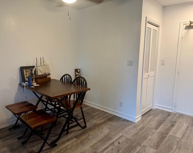 3000 Riomar Street - Photo Thumbnail 4