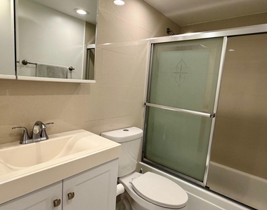 3000 Riomar Street - Photo Thumbnail 2