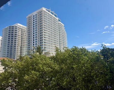 3000 Riomar Street - Photo Thumbnail 9