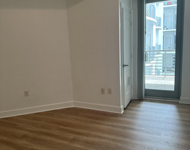 1830 Radius Drive - Photo Thumbnail 2