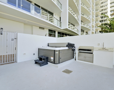 220 Lake Shore Drive - Photo Thumbnail 75