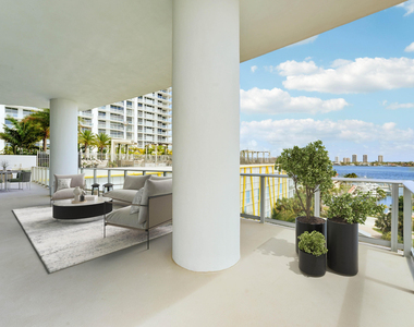 220 Lake Shore Drive - Photo Thumbnail 5