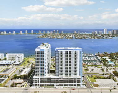 220 Lake Shore Drive - Photo Thumbnail 43