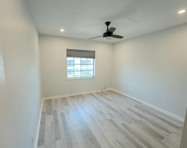 6231 Bay Club Drive - Photo Thumbnail 5
