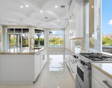549 Ne 19th Avenue - Photo Thumbnail 21
