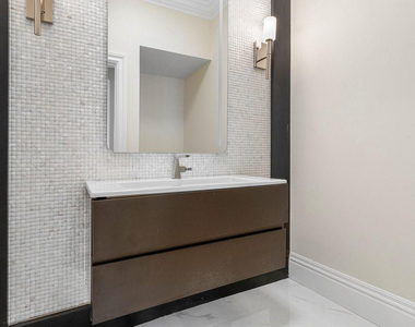 549 Ne 19th Avenue - Photo Thumbnail 11