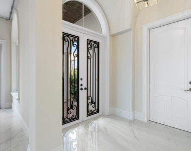 549 Ne 19th Avenue - Photo Thumbnail 7