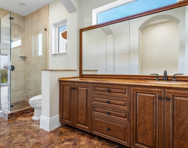 549 Ne 19th Avenue - Photo Thumbnail 45