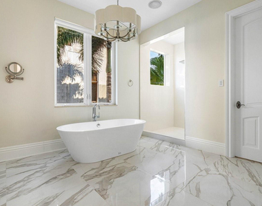 549 Ne 19th Avenue - Photo Thumbnail 31