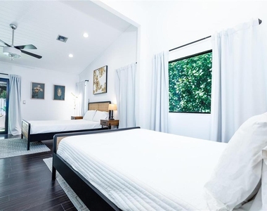222 N Tradewinds Avenue - Photo Thumbnail 23