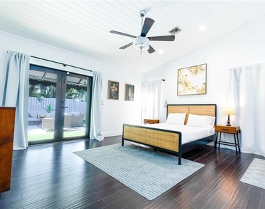 222 N Tradewinds Avenue - Photo Thumbnail 24