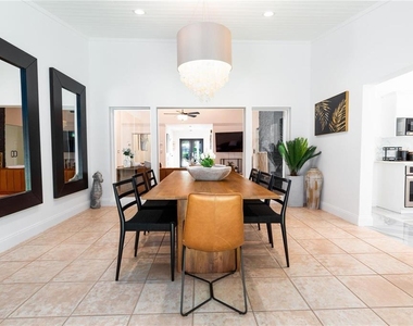 222 N Tradewinds Avenue - Photo Thumbnail 10