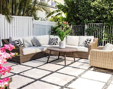222 N Tradewinds Avenue - Photo Thumbnail 6