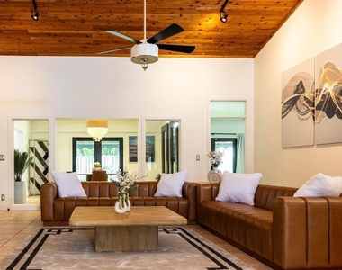 222 N Tradewinds Avenue - Photo Thumbnail 16