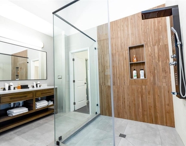 222 N Tradewinds Avenue - Photo Thumbnail 21